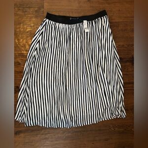 New York & Company Black and White A-Line Skirt